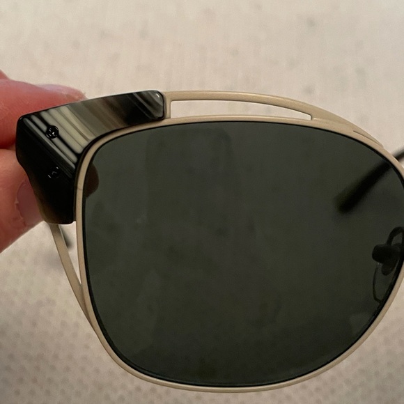 Tory Burch sunglasses - Picture 4 of 10